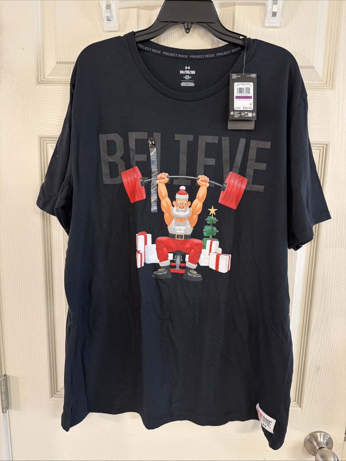 UNDER ARMOUR MEN'S PROJECT ROCK RED ONE BELIEVE SANTA SHORT SLEEVE SHIRT XXL