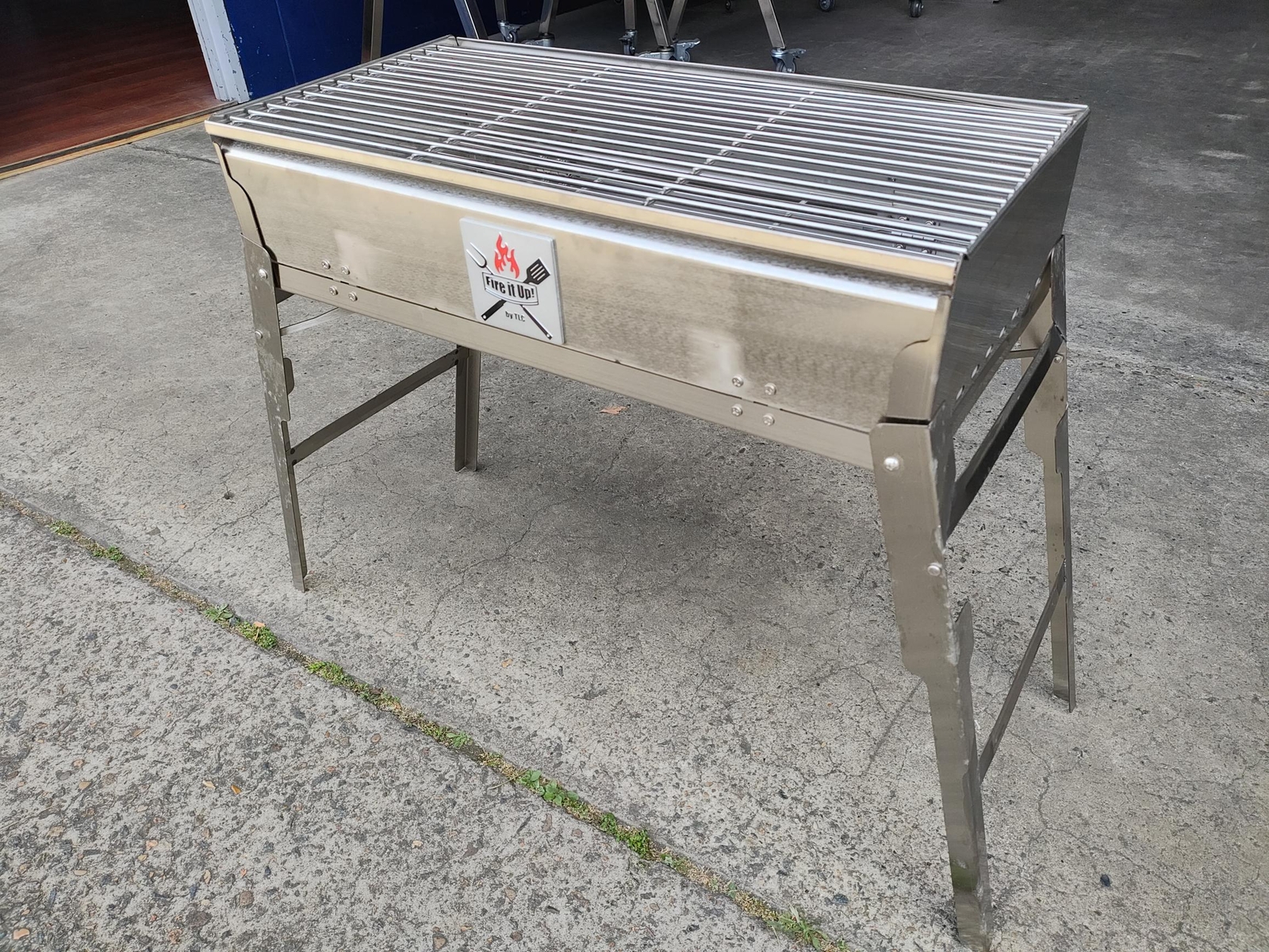 NEW PORTABLE STAINLESS STEEL HIBACHI CHARCOAL BBQ GRILL - 60cm - FOLDABLE LEGS