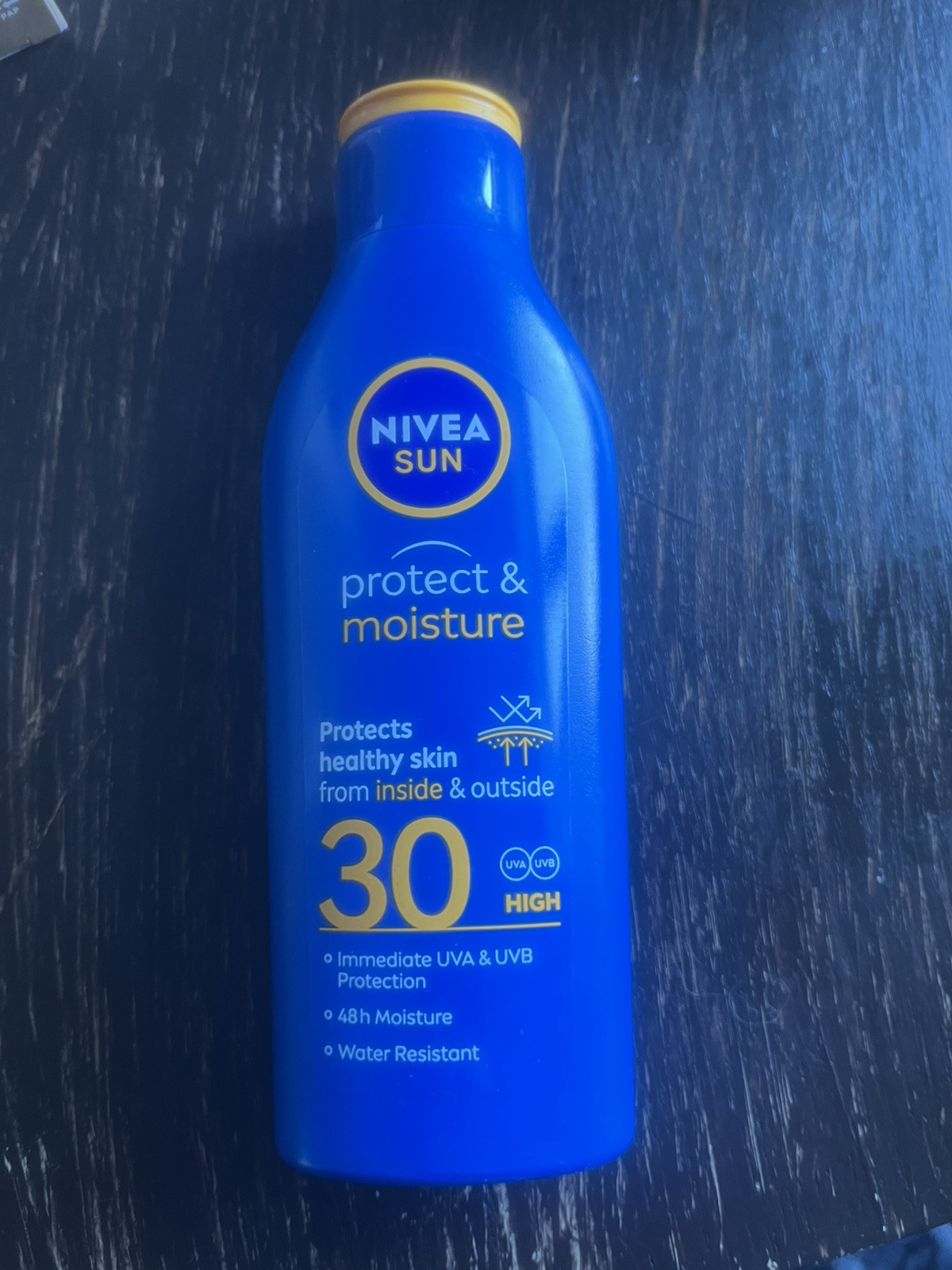 Nivea Protect & Moisture Sun Lotion SPF30 200ml Sunblocks Cream Free P&P
